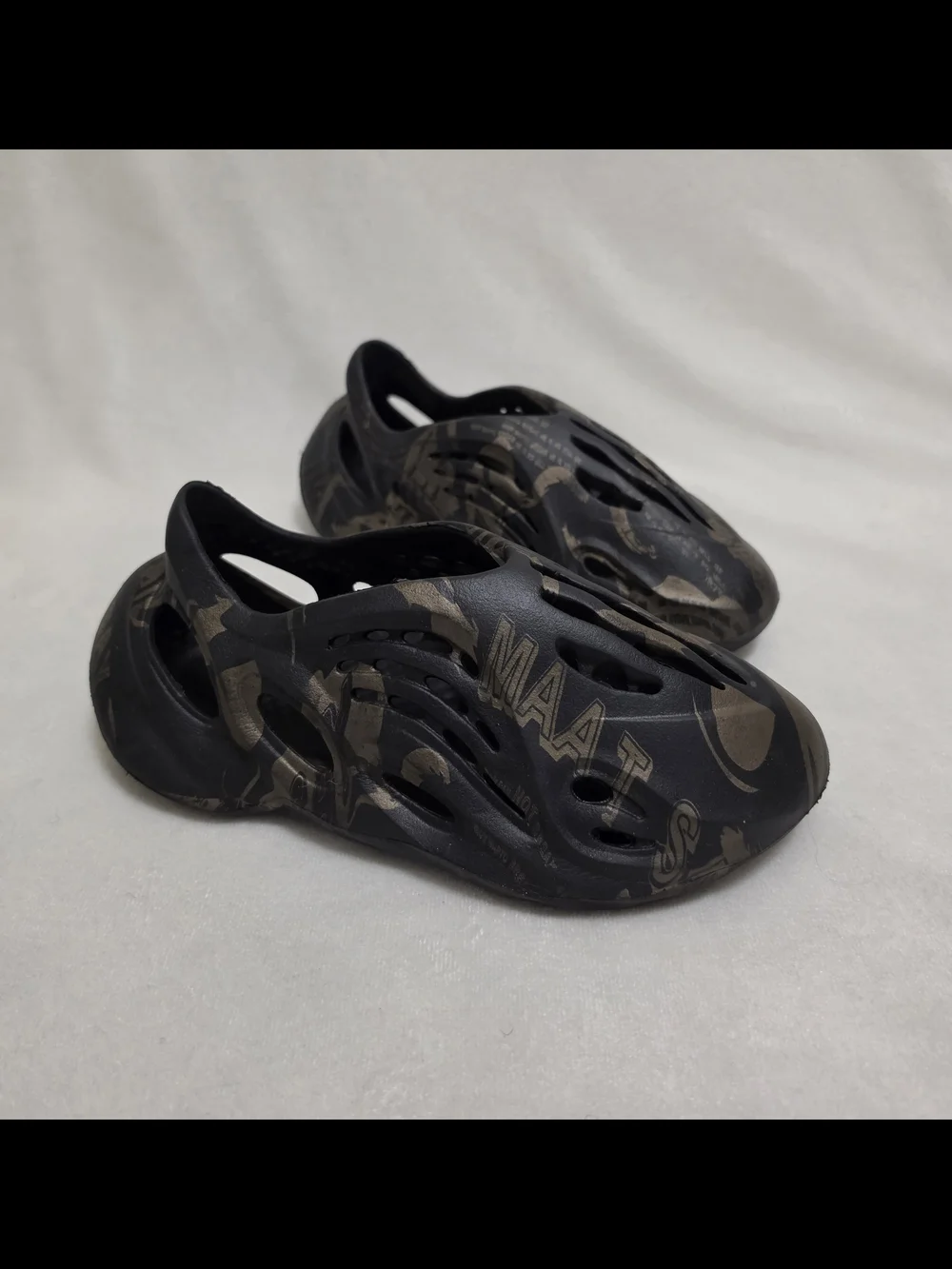 Black Foam Runner Clogs Silver Graphic Iced Out Streetwear Sandals Size 38 (US 6